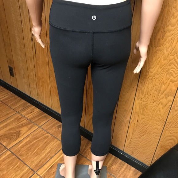 Lululemon" Wunder Under Crop II Full On Luon- Black-Size 4 -Good Condition - Picture 11 of 14